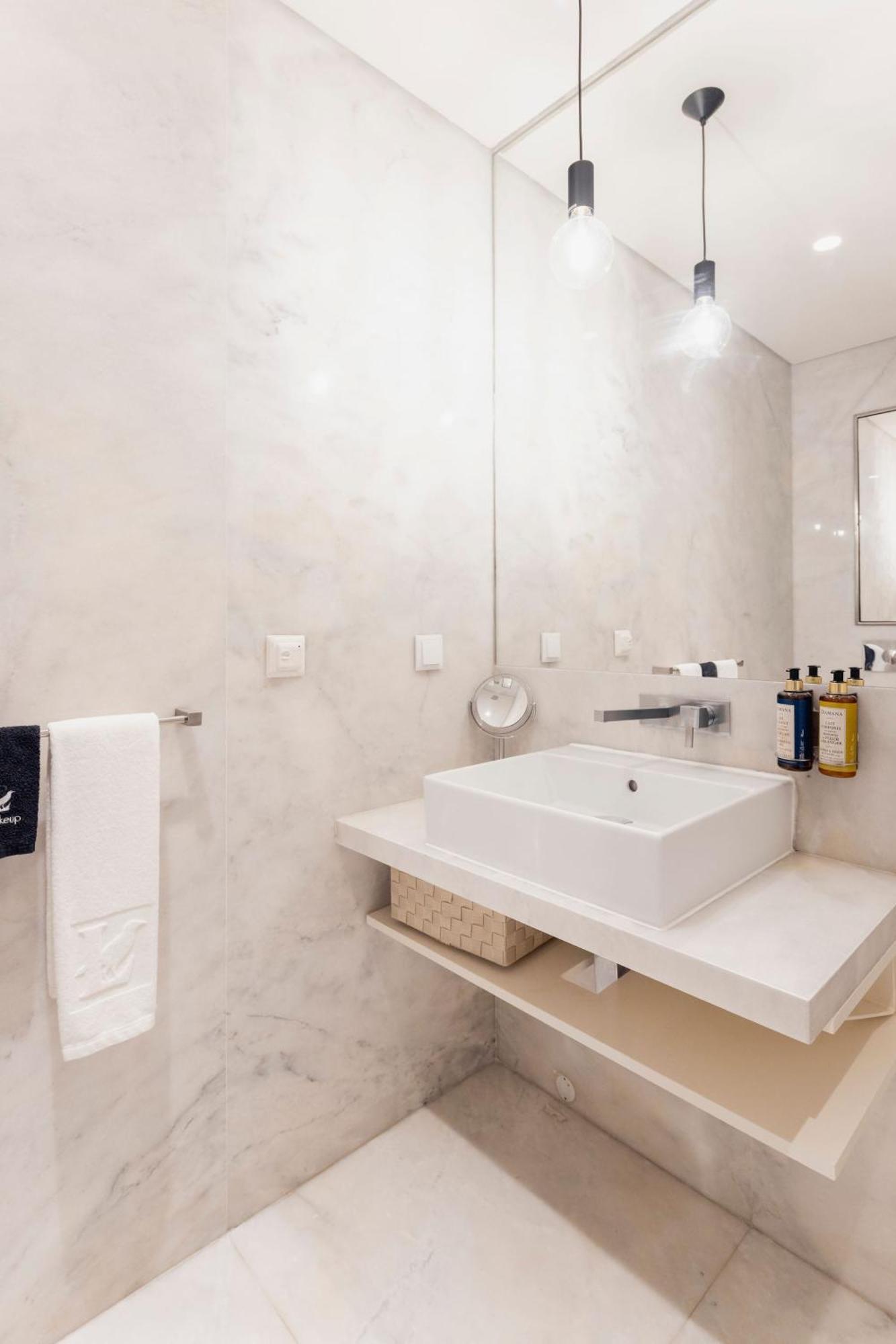 Chiado Square Apartments | Lisbon Best Apartments *